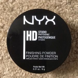 NYX HD studio photo genic finishing powder .21 oz.
